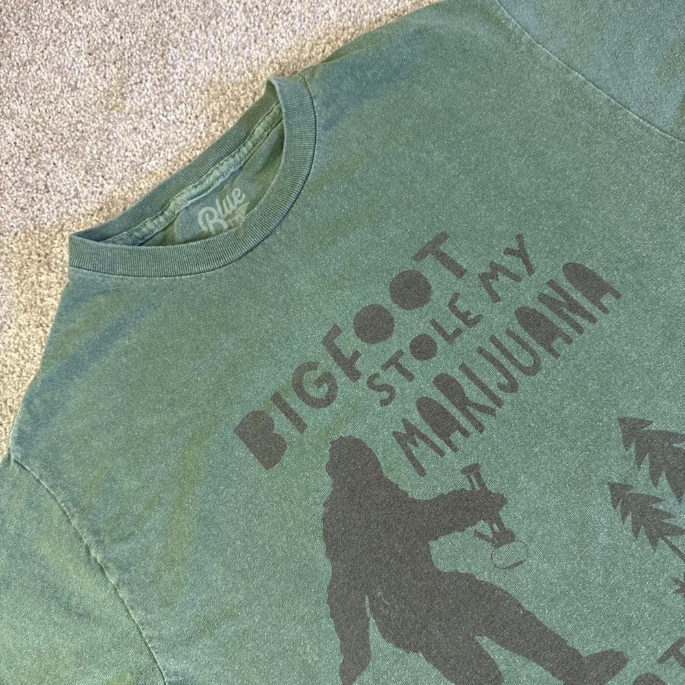 Blue 84 Bigfoot Stole My Marijuana Seattle T Shirt Green Small